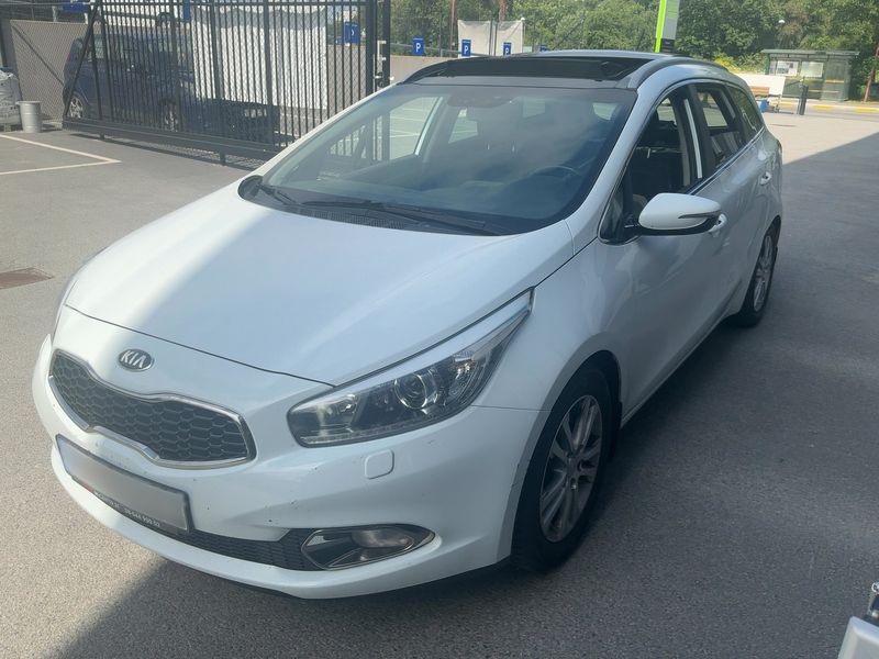 Kia cee'd 1.6 GDI Vision — zdjęcie 1