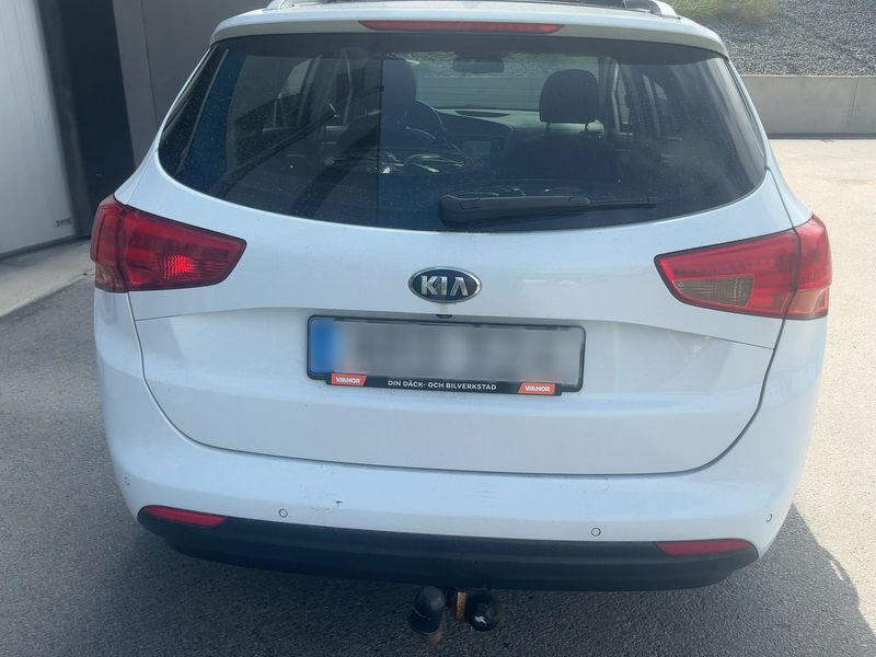 Kia cee'd 1.6 GDI Vision — zdjęcie 5