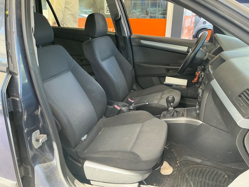 Opel Astra 1.3 CDTI Edition — zdjęcie 3
