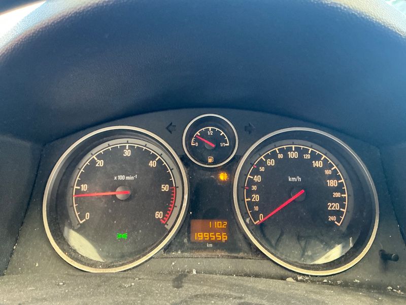 Opel Astra 1.3 CDTI Edition — zdjęcie 4