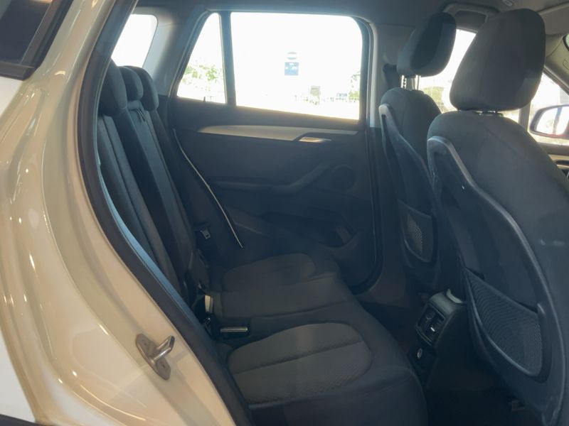 BMW X1 sDrive 18d Advantage — zdjęcie 14