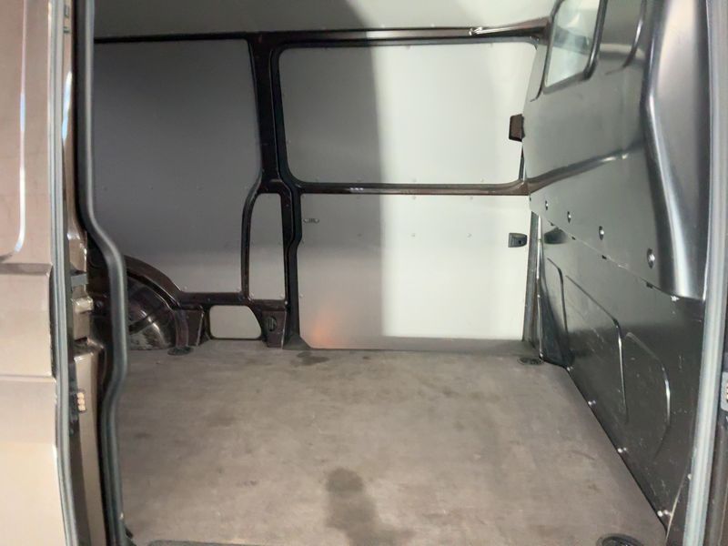 Volkswagen T6 Transporter 2.0 TDI Kasten lang 4Motion — zdjęcie 14