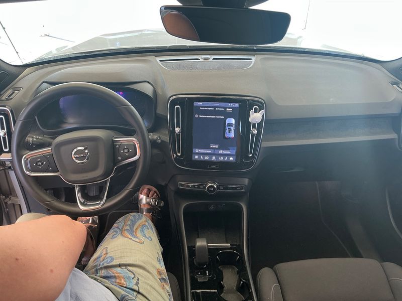 Volvo XC40 Recharge 185 kW Extended Range Plus 2WD — zdjęcie 12