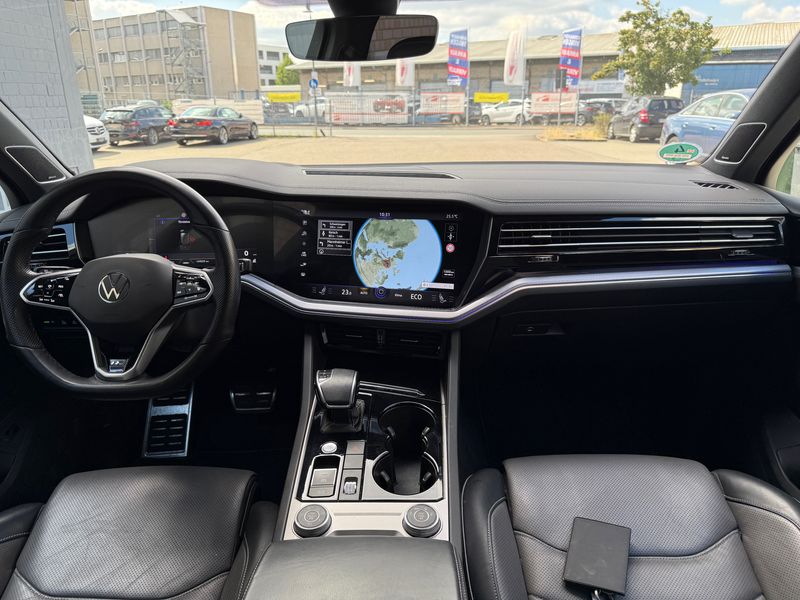 Volkswagen Touareg 3.0 V6 TDI R-Line 4Motion — zdjęcie 11