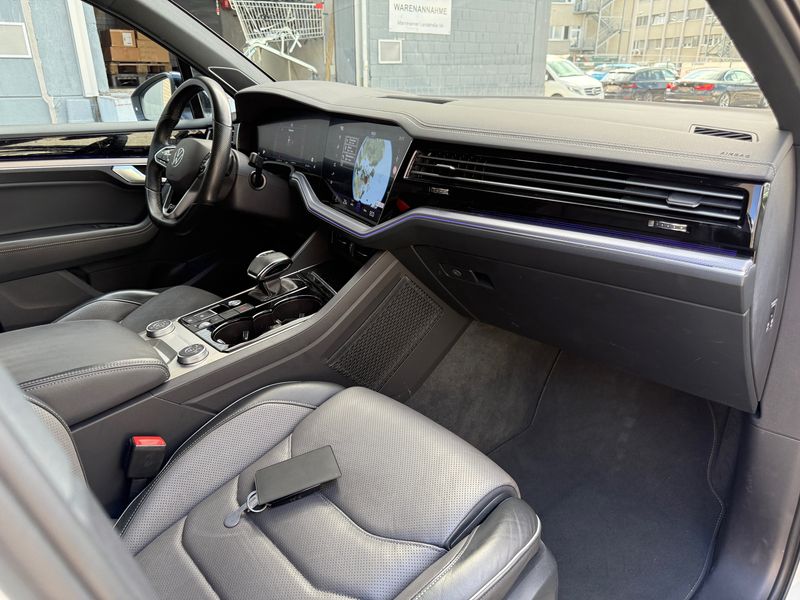 Volkswagen Touareg 3.0 V6 TDI R-Line 4Motion — zdjęcie 10