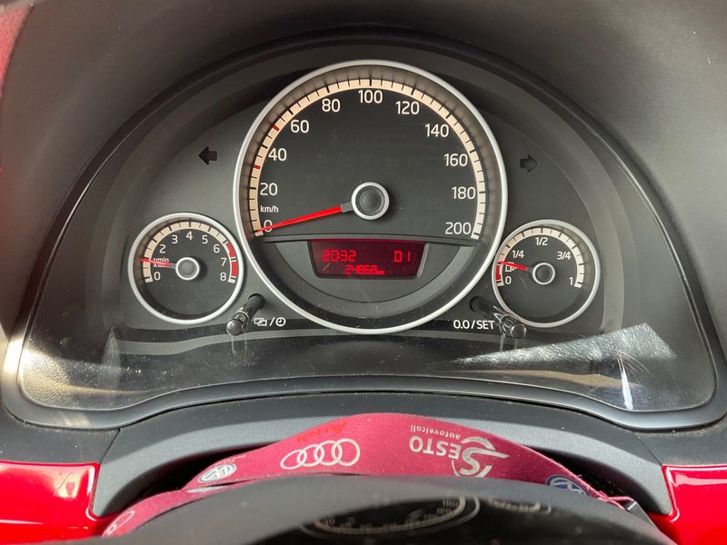 Volkswagen up! 1.0 High up! 2013 – снимка 18