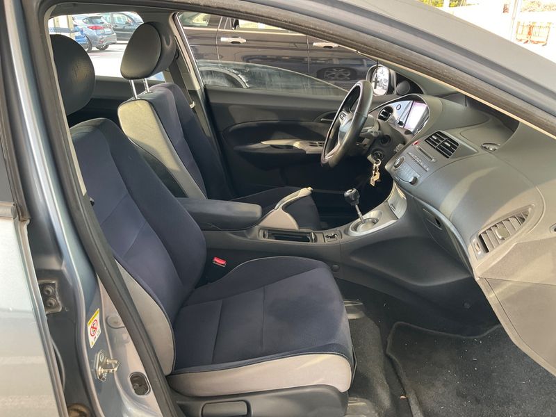 Honda Civic 1.8 VTEC Comfort — zdjęcie 3