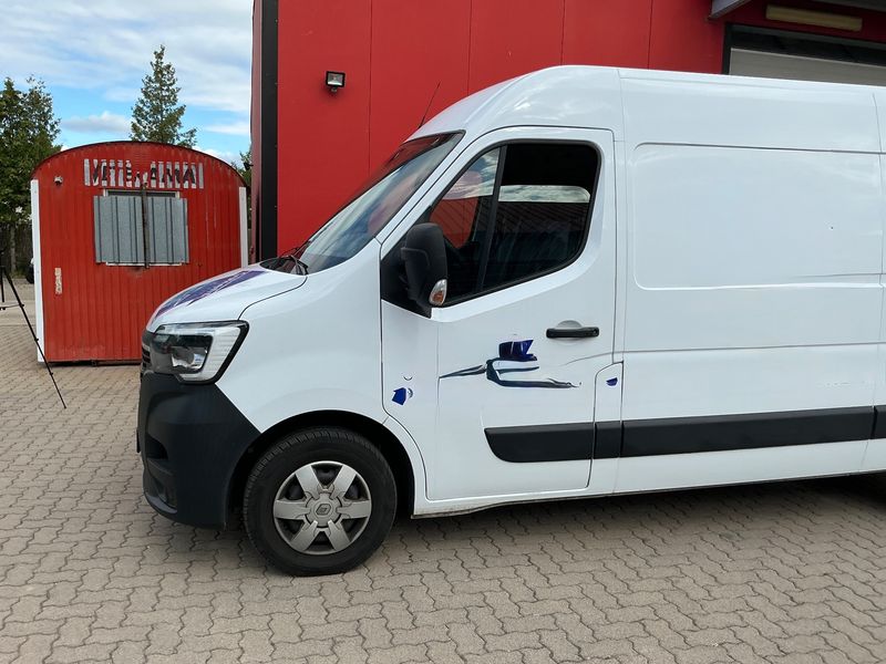 Renault Master 2.3 dCi L2H2 HKa 3,5 Komfort — zdjęcie 2