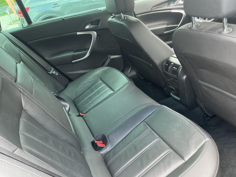 Opel Insignia Sports Tourer 2.0 SIDI Turbo Innovation 4x4 2016 – снимка 19