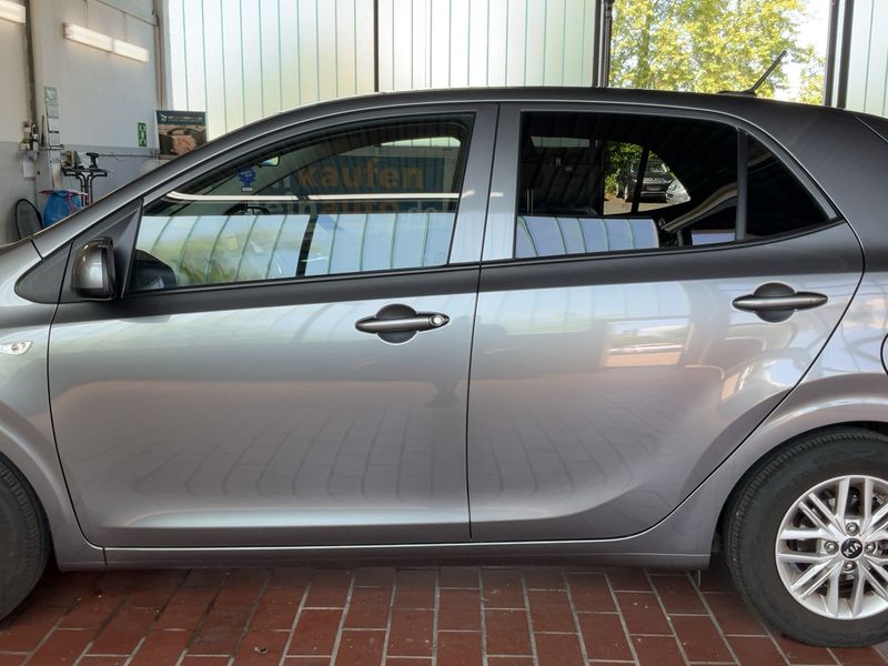 Kia Picanto 1.0 Dream Team — zdjęcie 4