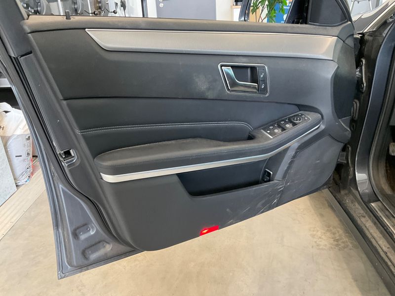 Mercedes-Benz E-Klasse E 220 CDI T BlueTEC Avantgarde 2015 – снимка 26