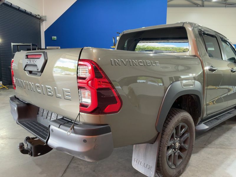 Toyota Hilux 2.8 D-4D Double Cab Invincible 4x4 — zdjęcie 6
