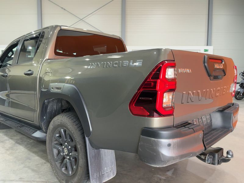 Toyota Hilux 2.8 D-4D Double Cab Invincible 4x4 — zdjęcie 3