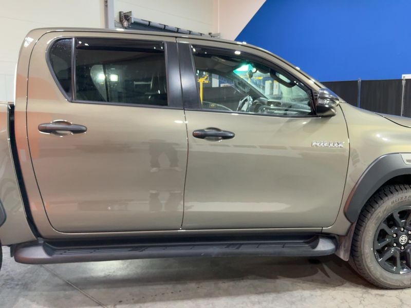 Toyota Hilux 2.8 D-4D Double Cab Invincible 4x4 — zdjęcie 7