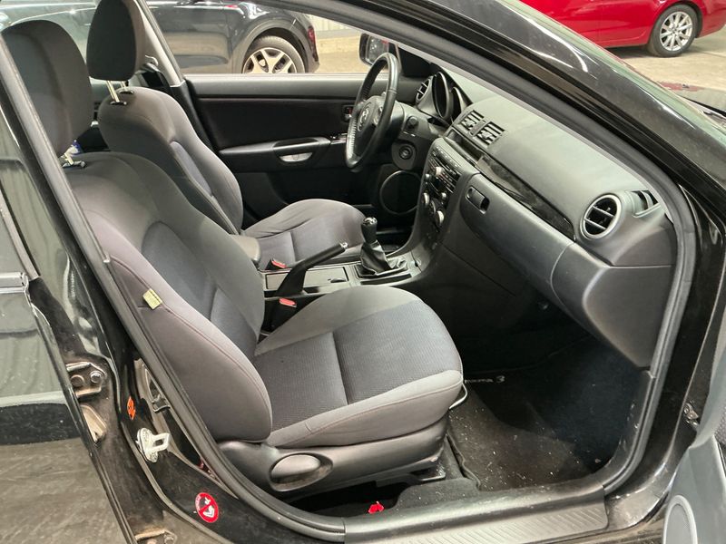 Mazda 3 1.6 Sport Active — zdjęcie 3