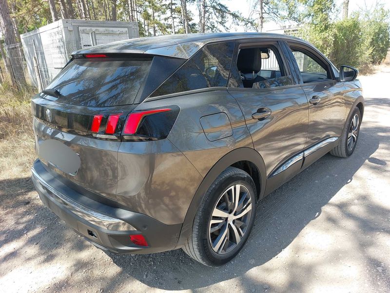 Peugeot 3008 1.5 Blue-HDi Allure Pack 2023 – снимка 5