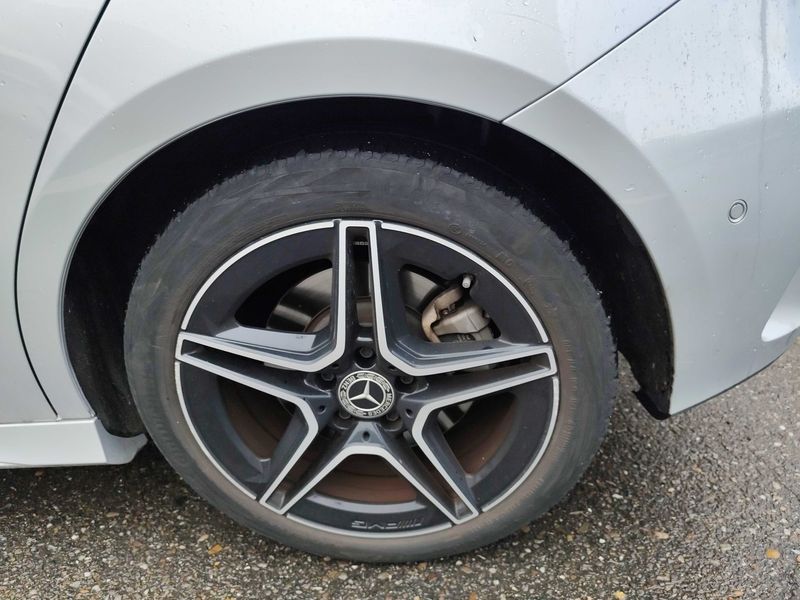 Mercedes-Benz A-Klasse A 250e AMG Line — zdjęcie 23