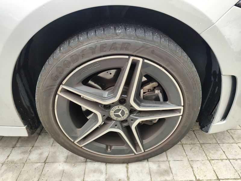 Mercedes-Benz A-Klasse A 250e AMG Line — zdjęcie 21