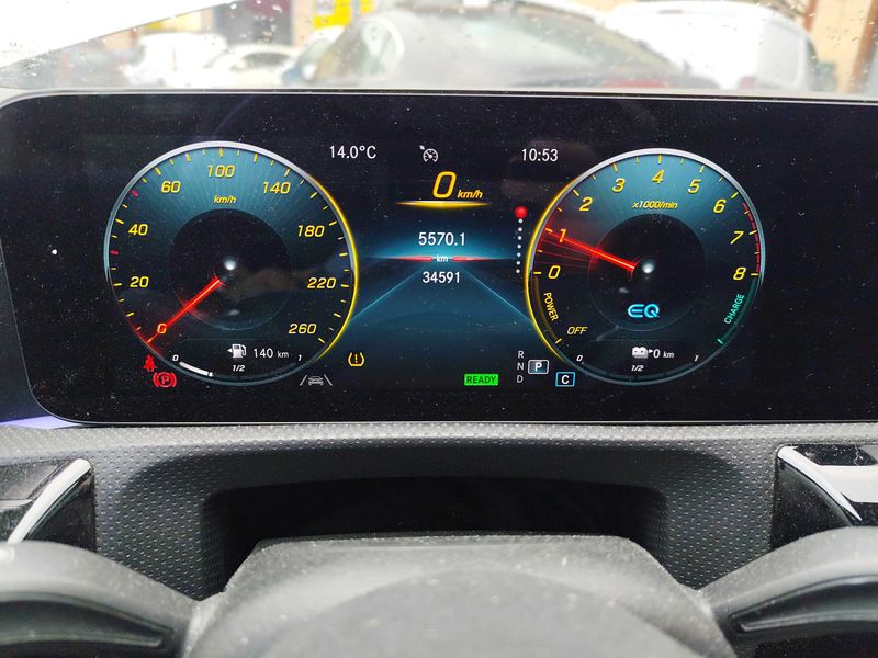 Mercedes-Benz A-Klasse A 250e AMG Line — zdjęcie 12