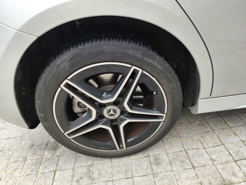 Mercedes-Benz A-Klasse A 250e AMG Line — zdjęcie 22