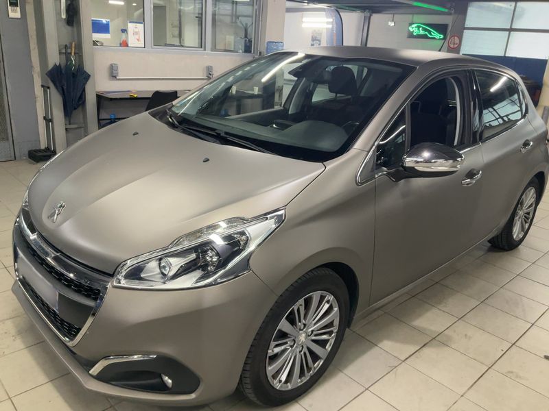 Peugeot 208 1.2 PureTech Allure — zdjęcie 2