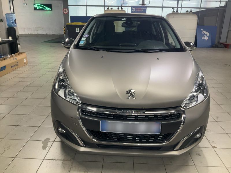 Peugeot 208 1.2 PureTech Allure — zdjęcie 9