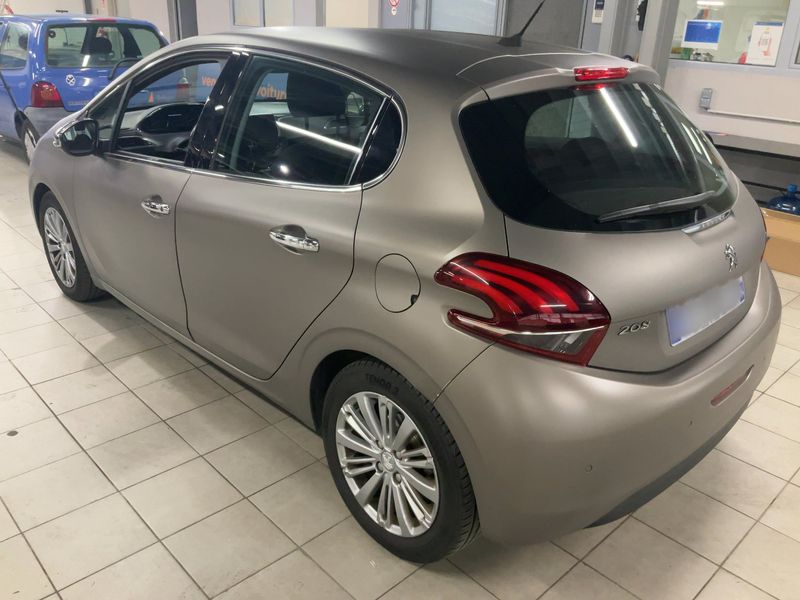 Peugeot 208 1.2 PureTech Allure — zdjęcie 3