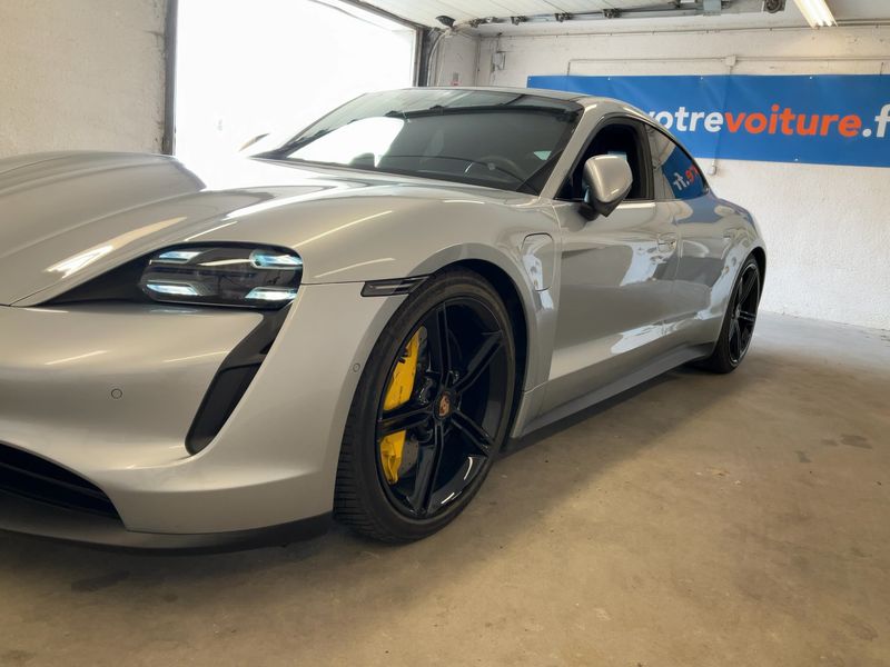 Porsche Taycan 4S — zdjęcie 2