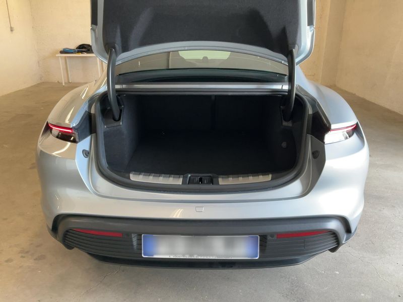 Porsche Taycan 4S — zdjęcie 10