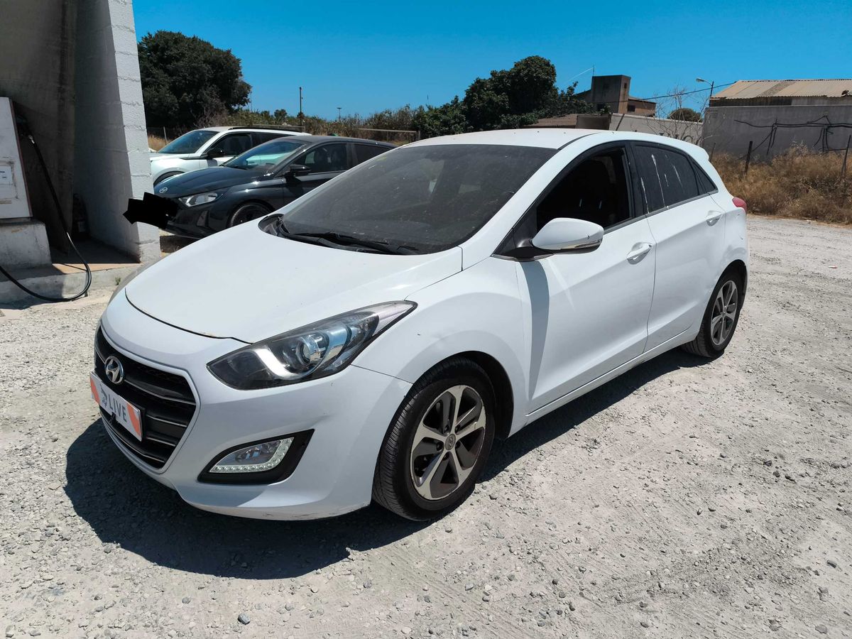 Hyundai i30 2016 — photo 1