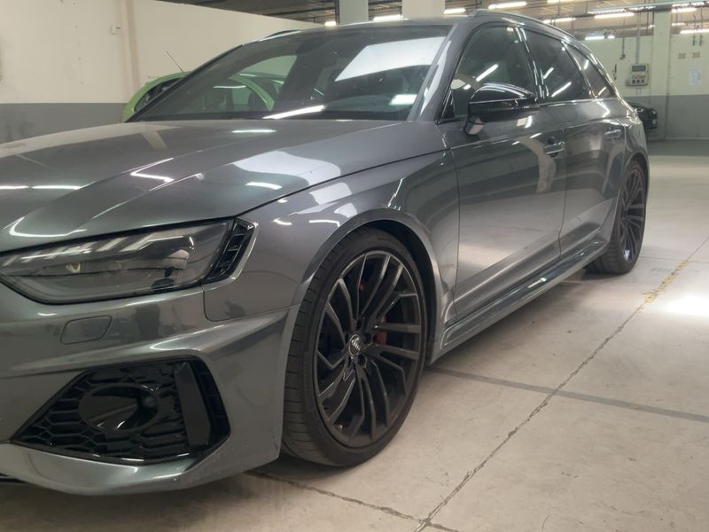 Audi RS 4 2.9 TFSI quattro — zdjęcie 2