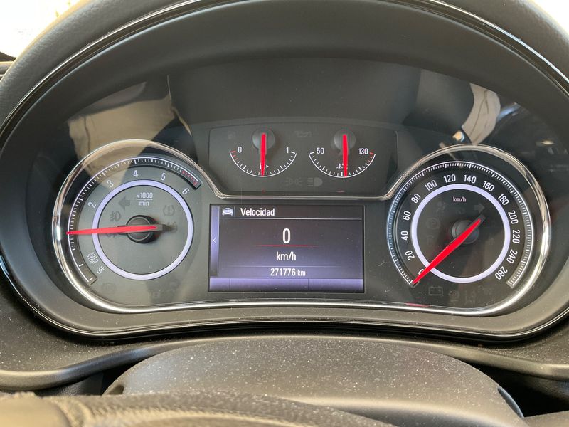 Opel Insignia 2.0 CDTI Selective — zdjęcie 4