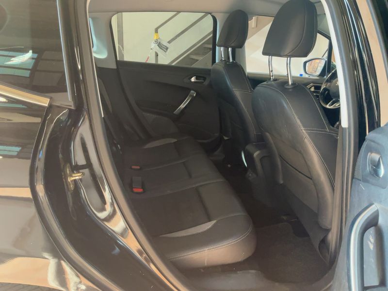 Peugeot 2008 1.6 e-HDi Allure 2014 – снимка 19