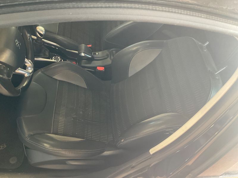 Peugeot 2008 1.6 e-HDi Allure 2014 – снимка 35