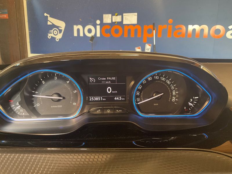 Peugeot 2008 1.6 e-HDi Allure 2014 – снимка 18