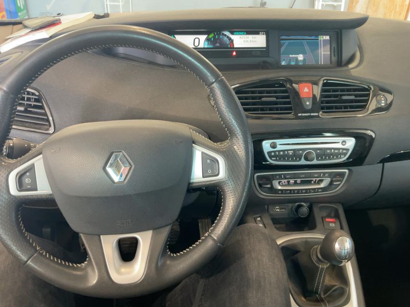 Renault Scenic 1.4 TCe BOSE Edition — zdjęcie 12