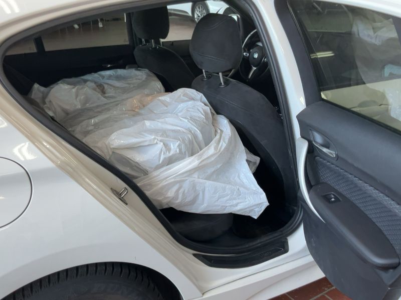 BMW 1er 118i — zdjęcie 14