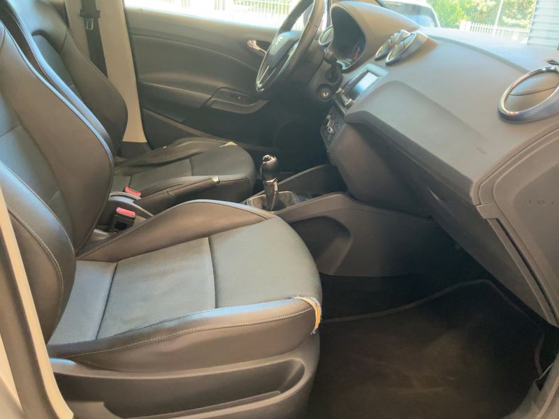 Seat Ibiza 1.0 TSI Connect — zdjęcie 11