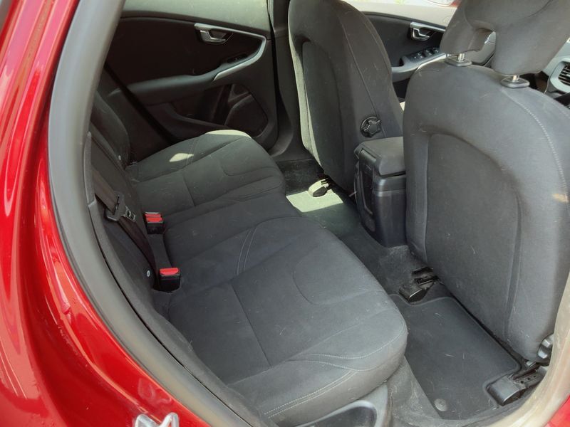 Volvo V40 1.6 D2 Kinetic 2014 – снимка 19
