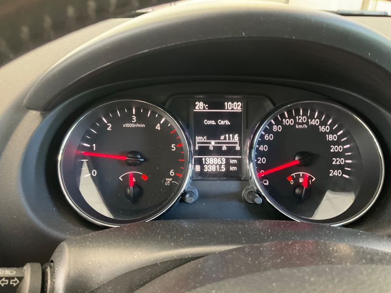 Nissan Qashqai+2 2.0 dCi Tekna 4x4 — zdjęcie 13