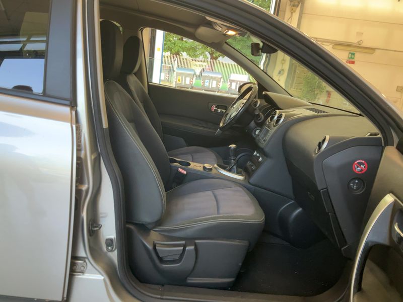 Nissan Qashqai+2 2.0 dCi Tekna 4x4 — zdjęcie 11