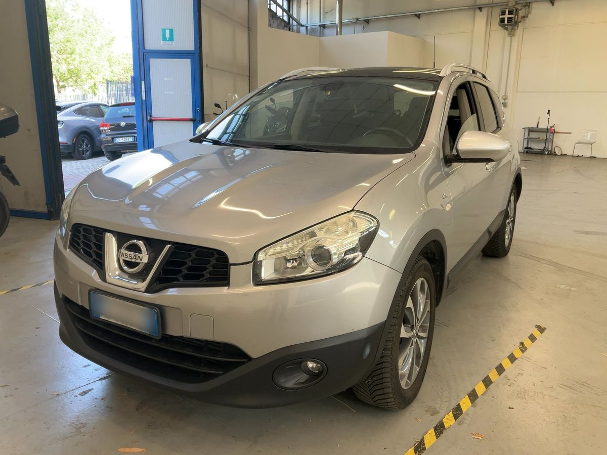 Nissan Qashqai+2 2010