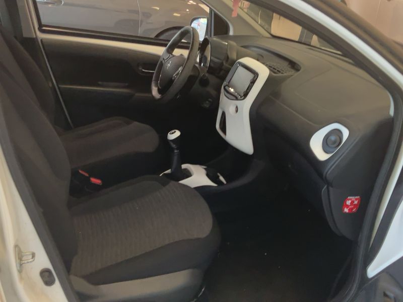 Citroen C1 1.2 VTi Shine — zdjęcie 11