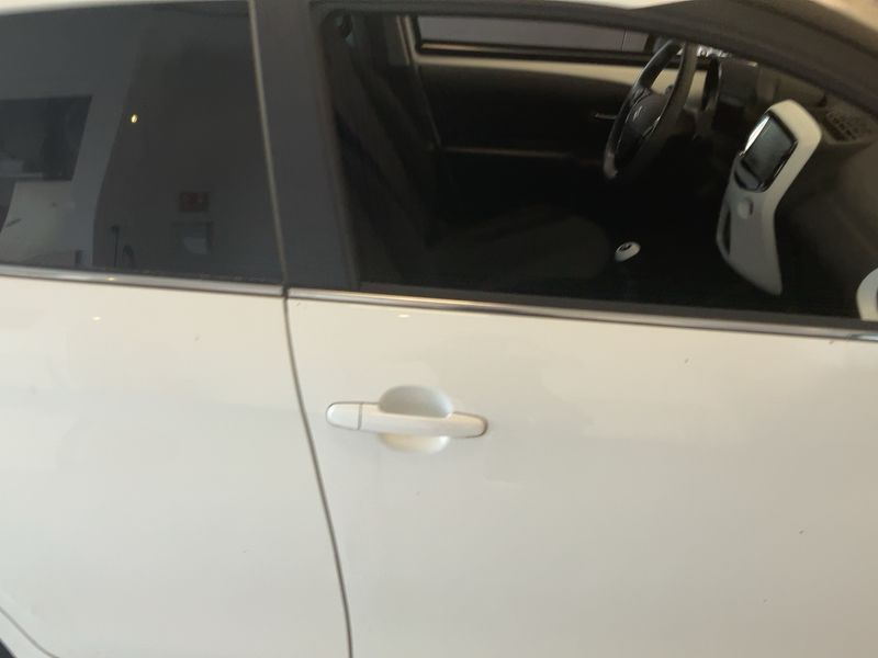 Citroen C1 1.2 VTi Shine — zdjęcie 7