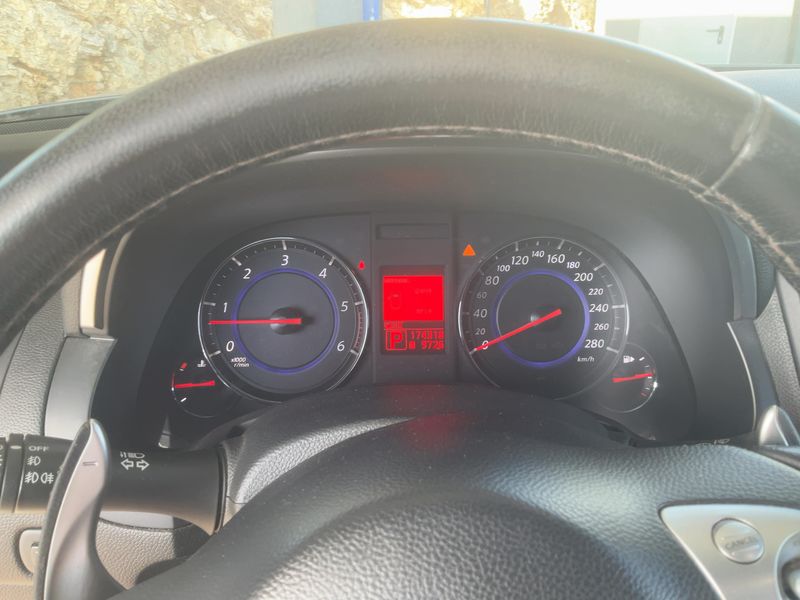 Infiniti FX 3.0 V6 Diesel FX30d S Premium — zdjęcie 13