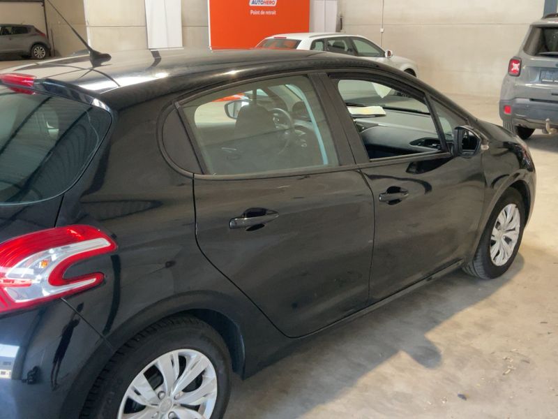 Peugeot 208 1.4 HDi Active — zdjęcie 6
