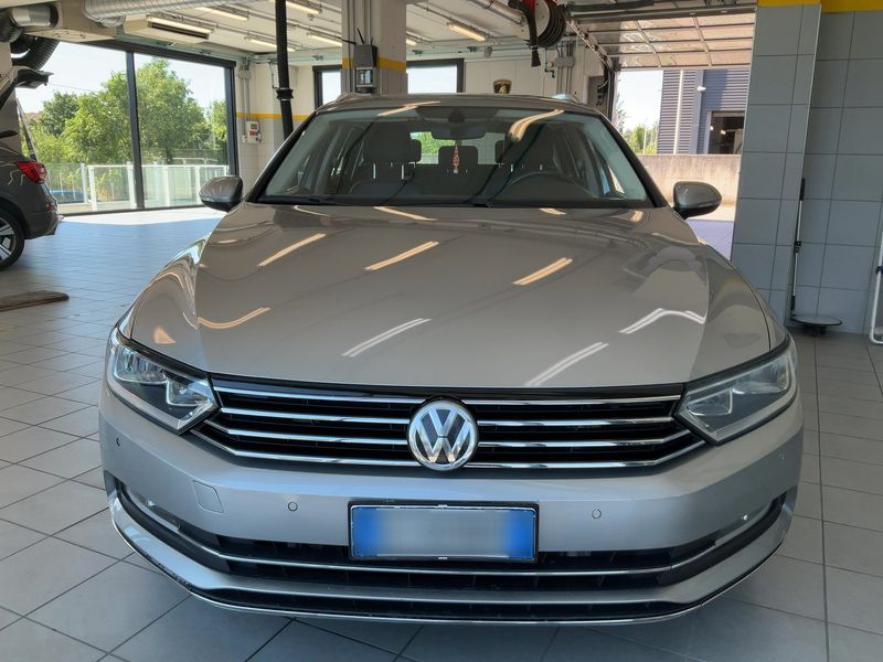 Volkswagen Passat 2.0 TDI Executive BluMotionTech 2015 – снимка 14