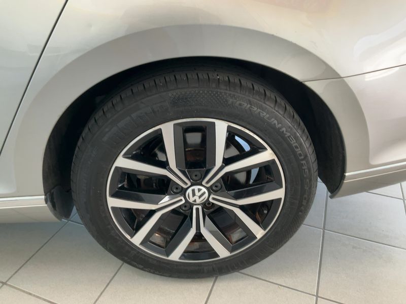 Volkswagen Passat 2.0 TDI Executive BluMotionTech 2015 – снимка 5