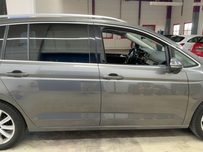 Volkswagen Touran 1.4 TSI Highline BlueMotion Tech — zdjęcie 7