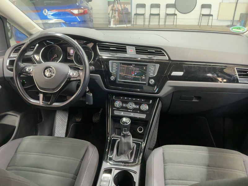 Volkswagen Touran 1.4 TSI Highline BlueMotion Tech — zdjęcie 12